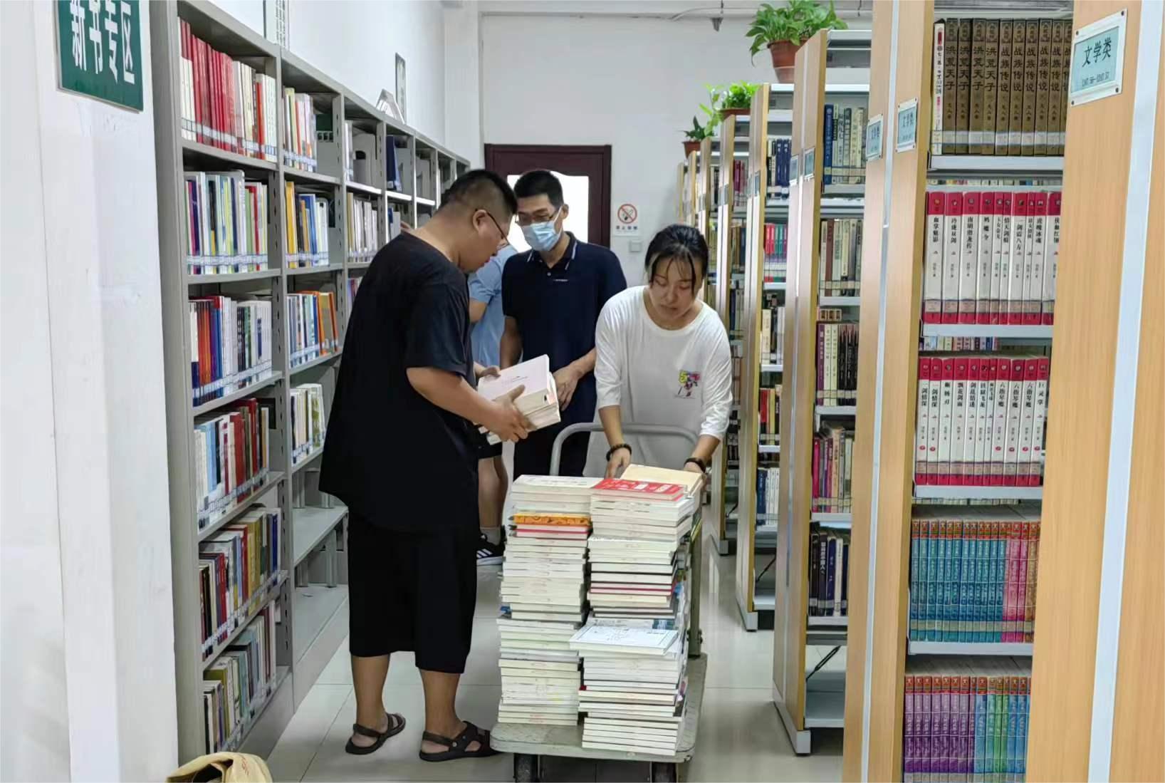 新书上架.jpg